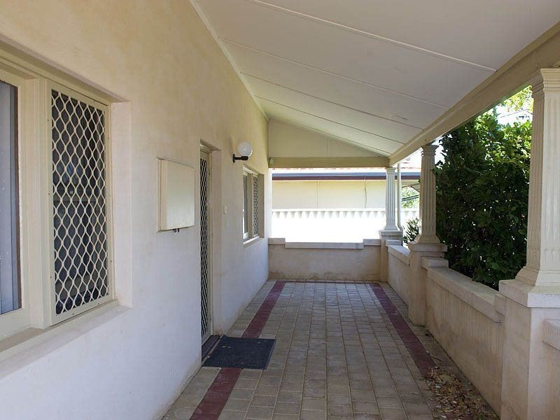 16 Ivermey Road, Hamilton Hill WA 6163