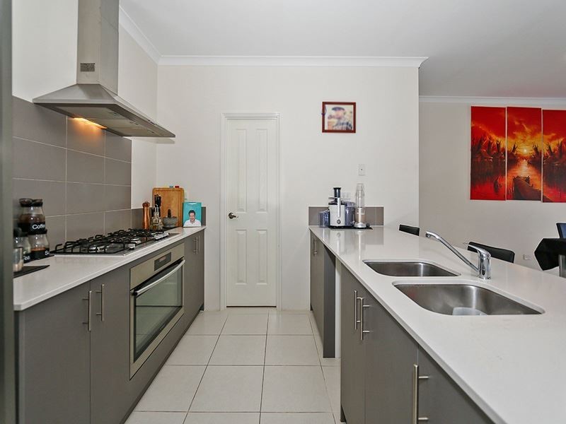 14 Tetbury Way, Wellard WA 6170