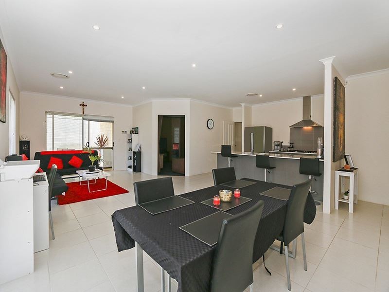 14 Tetbury Way, Wellard WA 6170