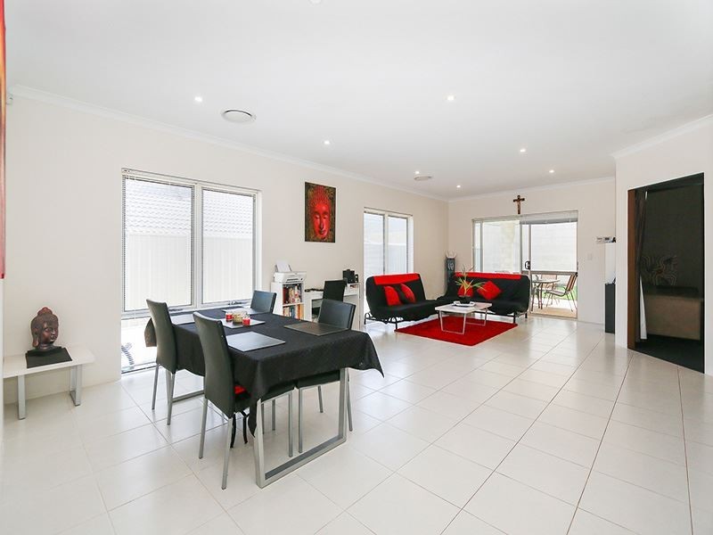 14 Tetbury Way, Wellard WA 6170