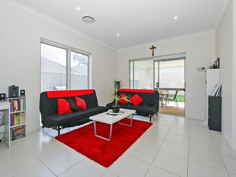 14 Tetbury Way, Wellard WA 6170