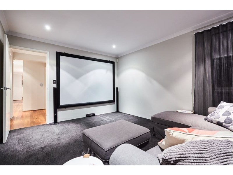 9 Fortis Pass, Wandi WA 6167