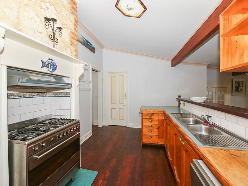 3 Charles St, South Fremantle WA 6162