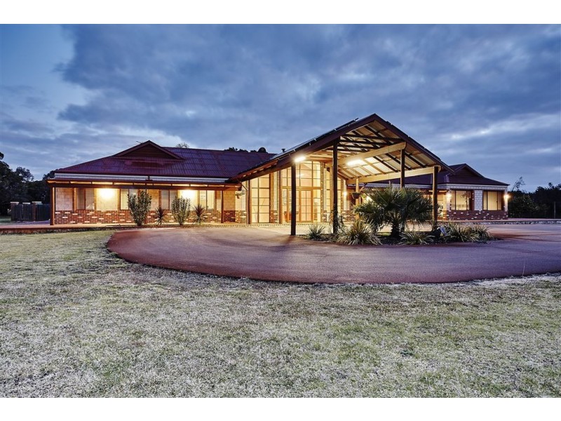 94 Old Dairy Court, Oakford WA 6121