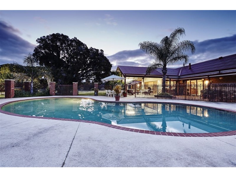 94 Old Dairy Court, Oakford WA 6121