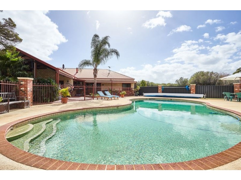 94 Old Dairy Court, Oakford WA 6121