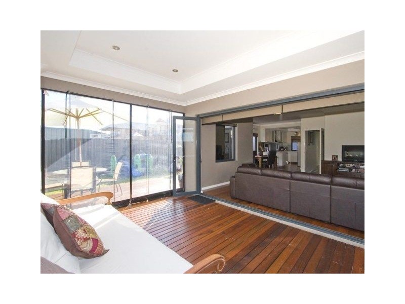 3 Wicklow Close, Beaconsfield WA 6162