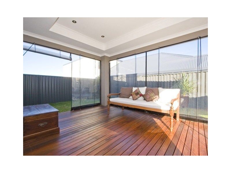 3 Wicklow Close, Beaconsfield WA 6162