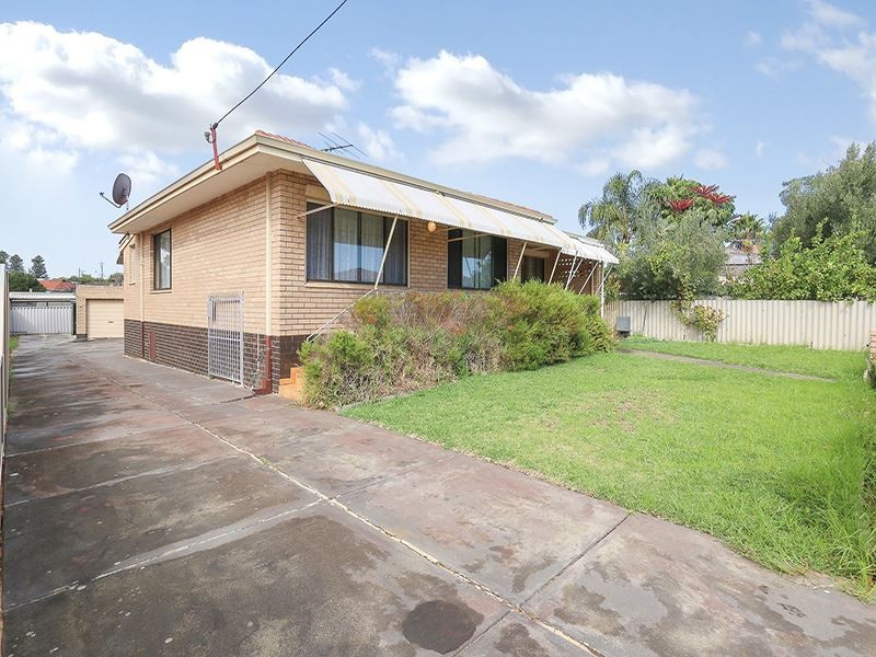 30 Ivermey Rd, Hamilton Hill WA 6163