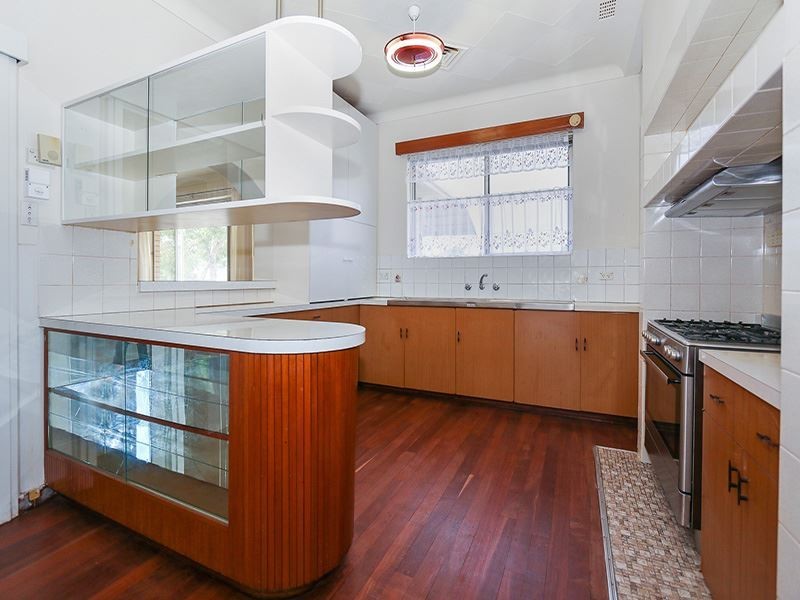 30 Ivermey Rd, Hamilton Hill WA 6163