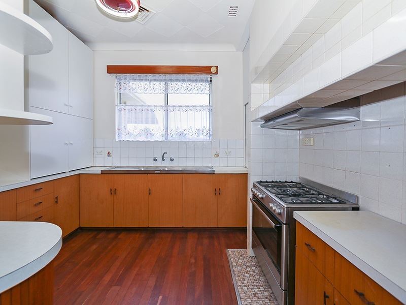 30 Ivermey Rd, Hamilton Hill WA 6163