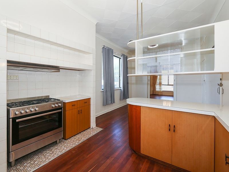 30 Ivermey Rd, Hamilton Hill WA 6163