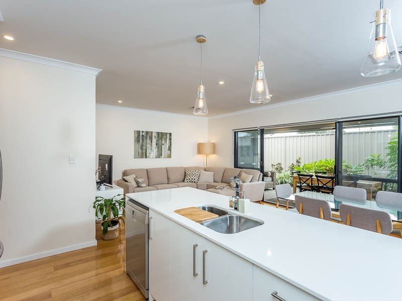 10A Vernon Place, Spearwood WA 6163