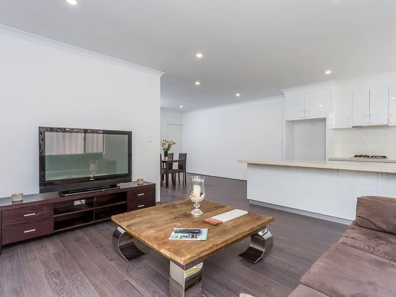 9A Bromley Road, Hilton WA 6163