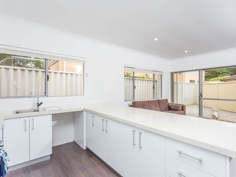 9A Bromley Road, Hilton WA 6163