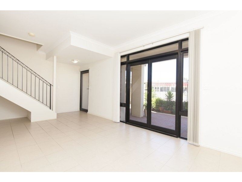 22/9 Healy Rd, Hamilton Hill WA 6163