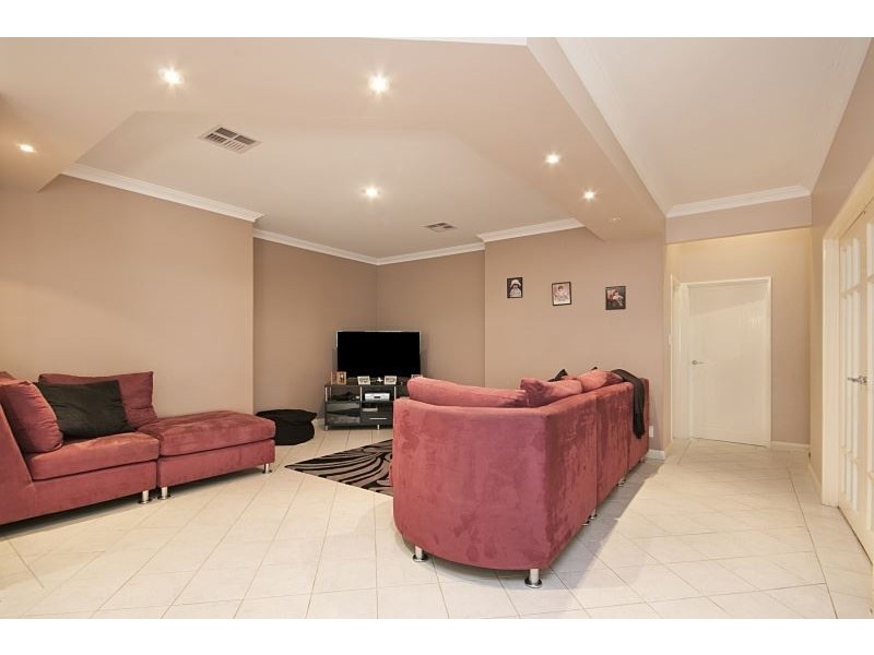 3 Clune Place, Coogee WA 6166