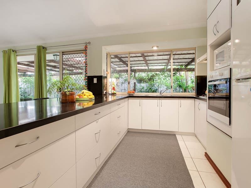 12 Link Way, Cooloongup WA 6168