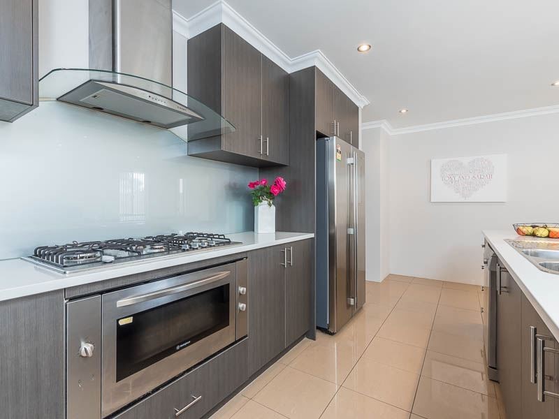 10 Coralgum Green, South Lake WA 6164