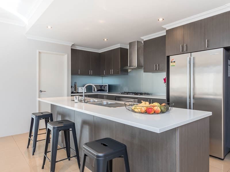 10 Coralgum Green, South Lake WA 6164