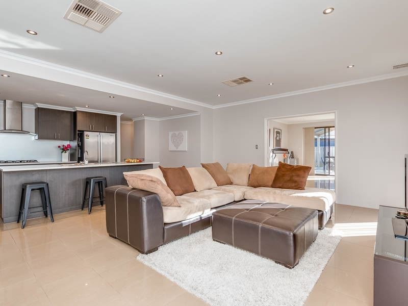 10 Coralgum Green, South Lake WA 6164