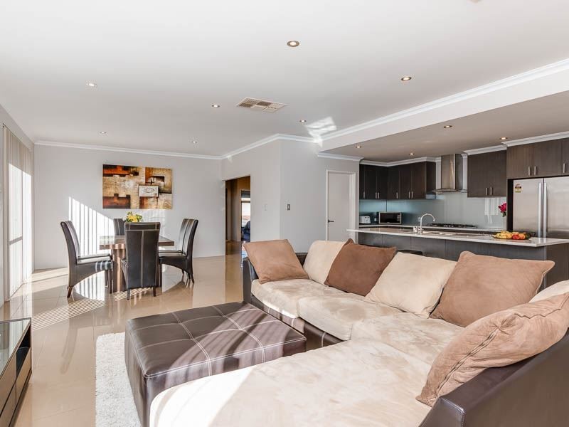 10 Coralgum Green, South Lake WA 6164