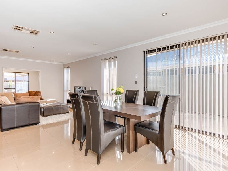 10 Coralgum Green, South Lake WA 6164