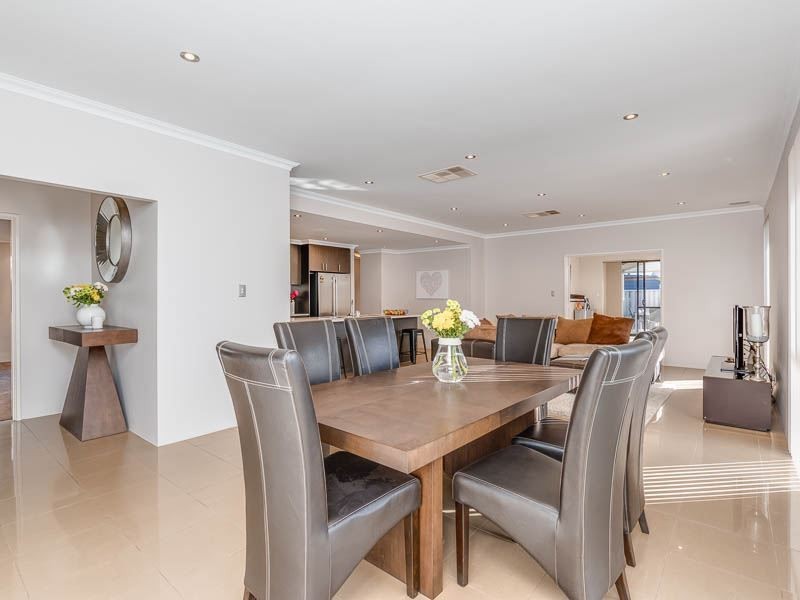 10 Coralgum Green, South Lake WA 6164