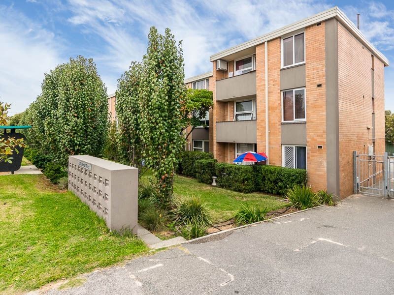 1/221 Clontarf Rd, Hamilton Hill WA 6163