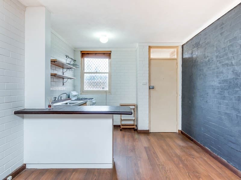 1/221 Clontarf Rd, Hamilton Hill WA 6163
