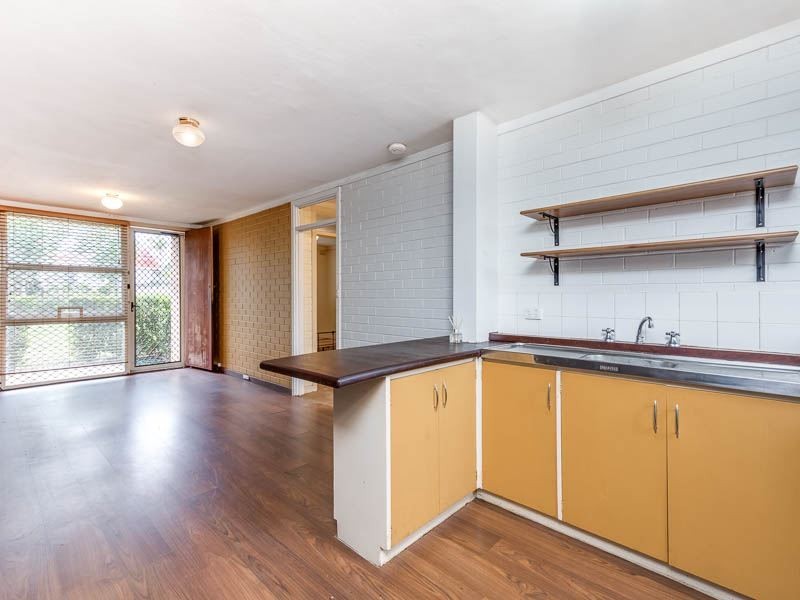 1/221 Clontarf Rd, Hamilton Hill WA 6163