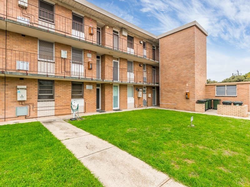 1/221 Clontarf Rd, Hamilton Hill WA 6163