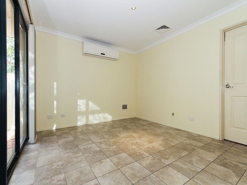 1/22 Dolphin Way, Yangebup WA 6164