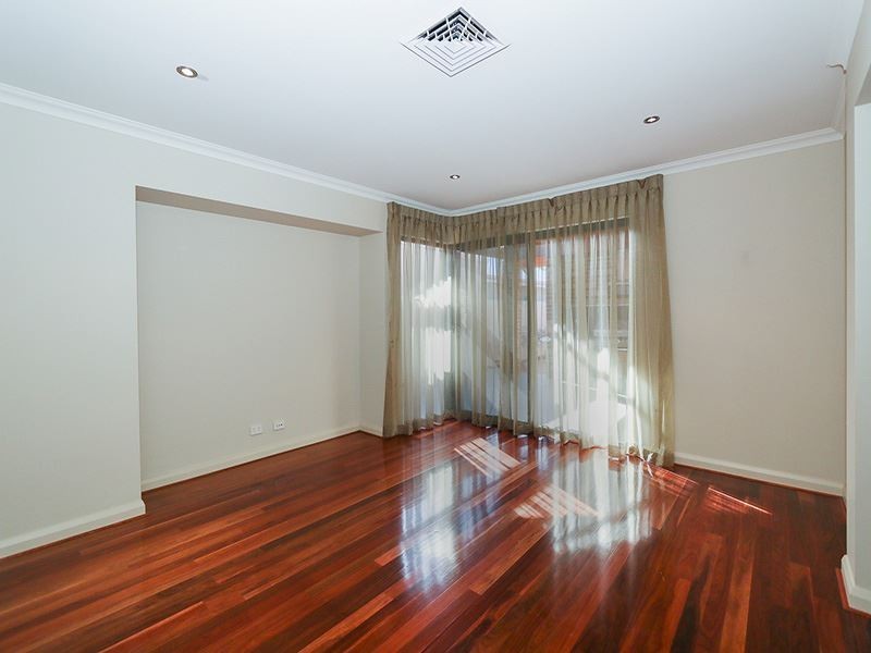 12 Cadd St, Beaconsfield WA 6162