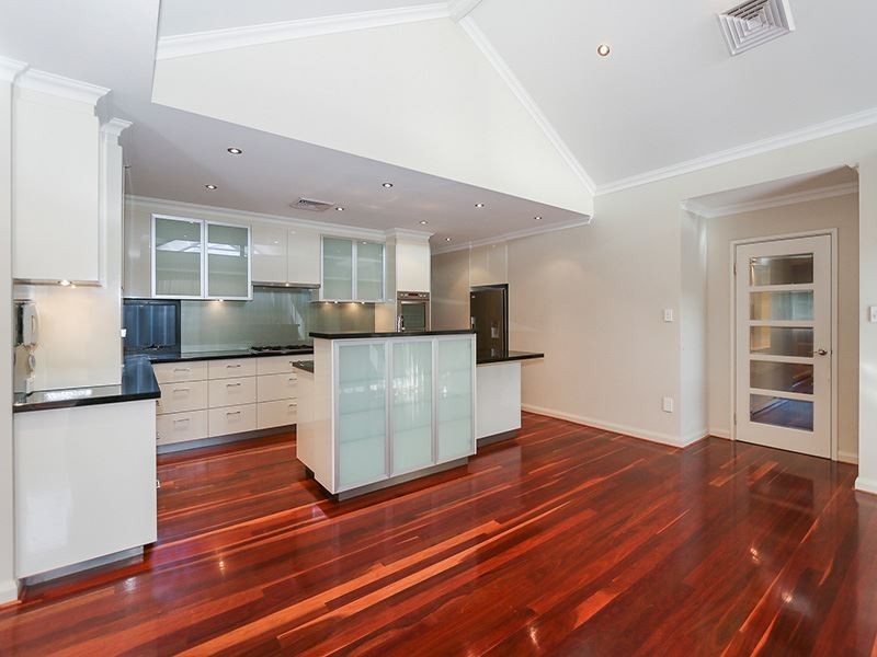 12 Cadd St, Beaconsfield WA 6162