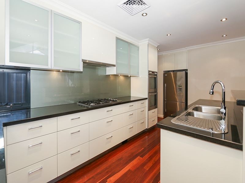 12 Cadd St, Beaconsfield WA 6162