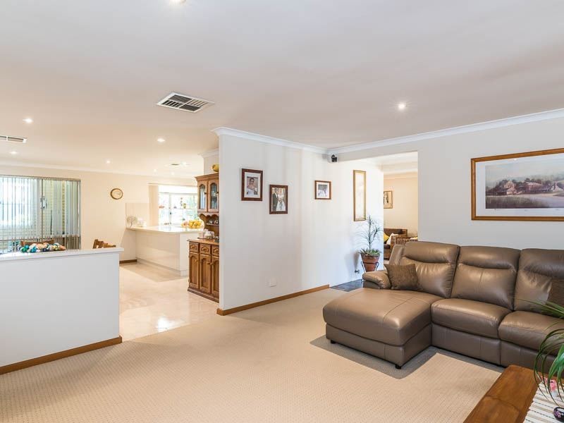 3 Shoal Court, Coogee WA 6166