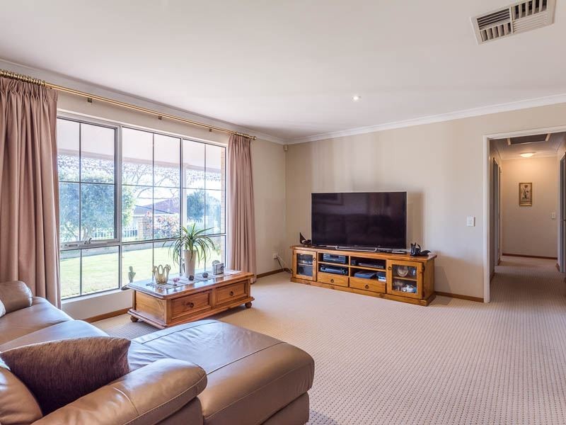 3 Shoal Court, Coogee WA 6166