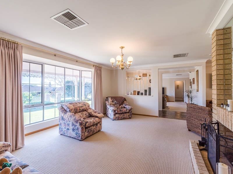 3 Shoal Court, Coogee WA 6166