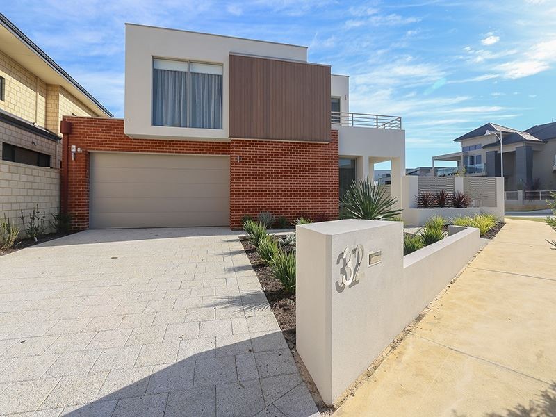 32 Arabella Loop, North Coogee WA 6163