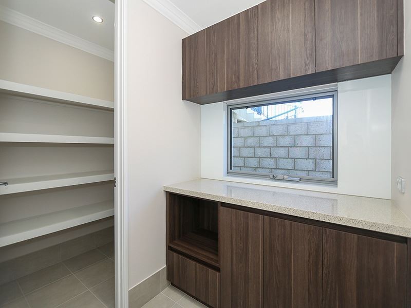 32 Arabella Loop, North Coogee WA 6163