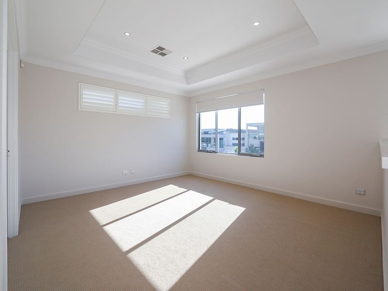 32 Arabella Loop, North Coogee WA 6163