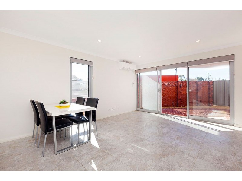 70 West Churchill Avenue, Munster WA 6166