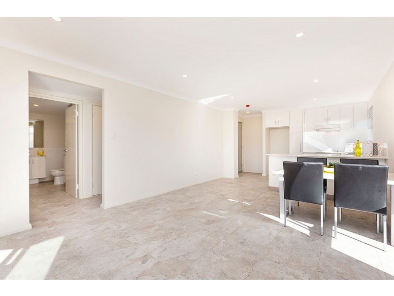 70 West Churchill Avenue, Munster WA 6166