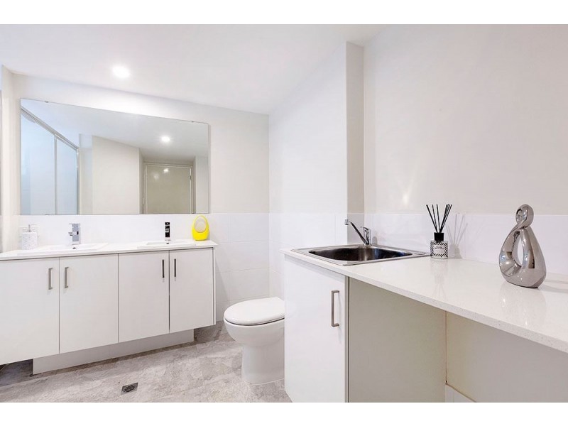 70 West Churchill Avenue, Munster WA 6166