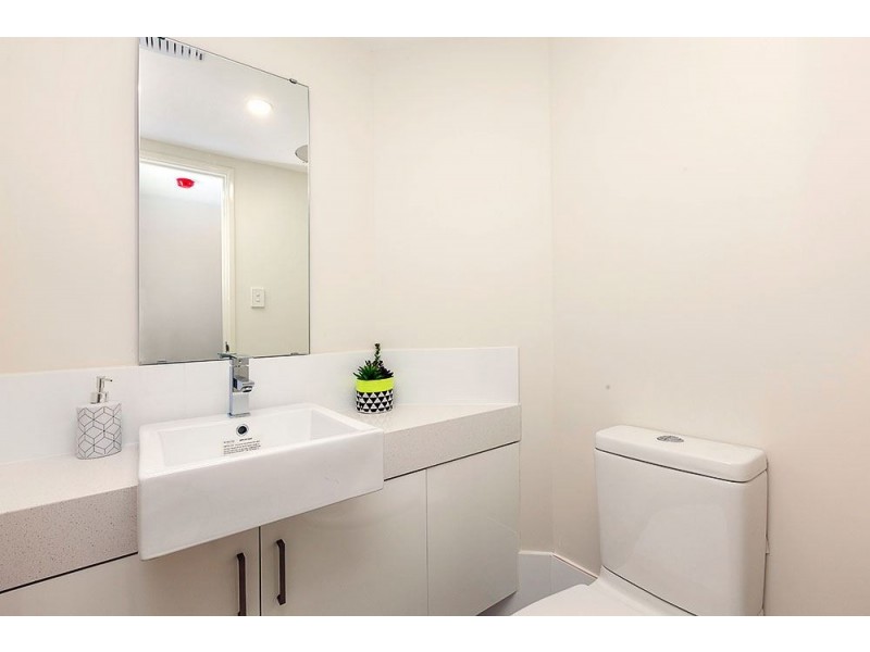 70 West Churchill Avenue, Munster WA 6166