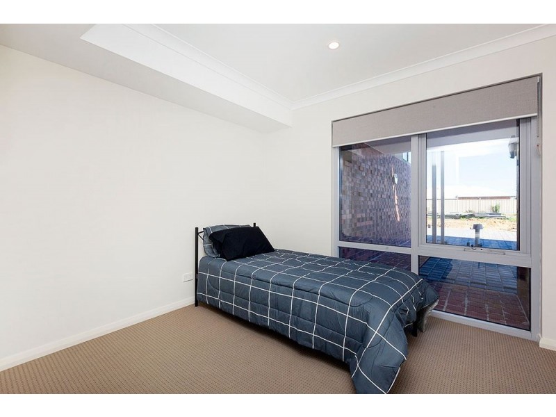 70 West Churchill Avenue, Munster WA 6166