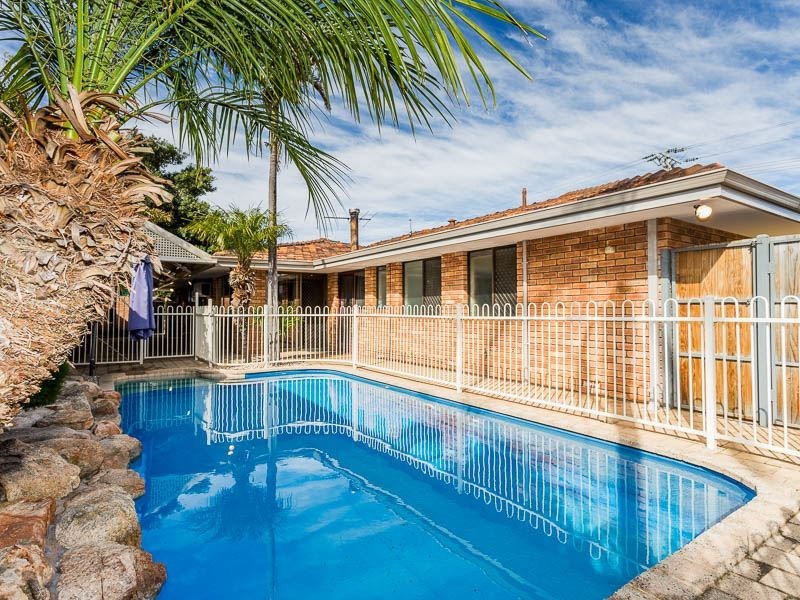 10 Plover Drive, Yangebup WA 6164