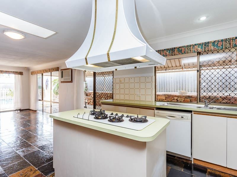 10 Plover Drive, Yangebup WA 6164