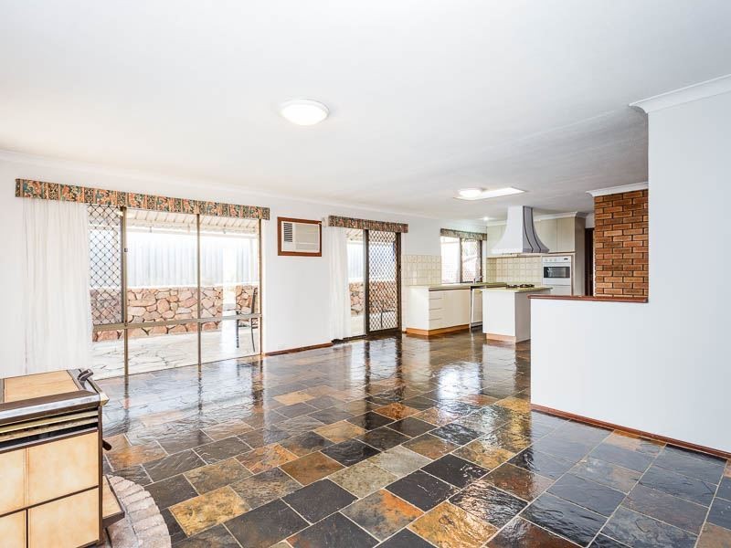 10 Plover Drive, Yangebup WA 6164